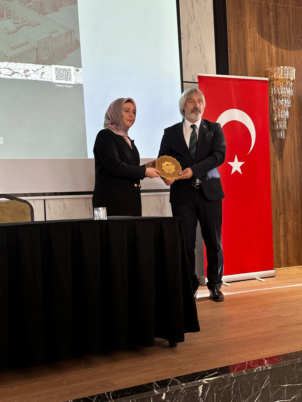 SERGİ VE KONFERANS